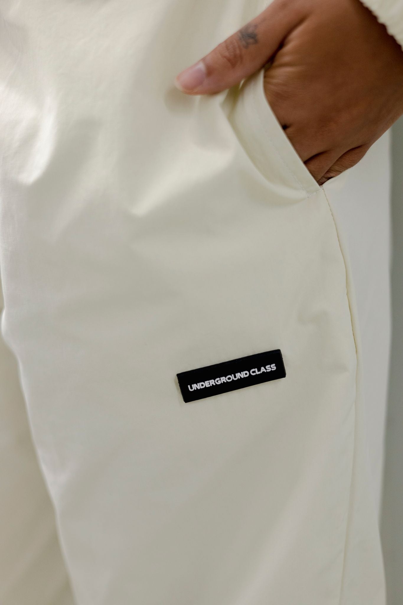 UC SHELL TRACKSUIT| CREME